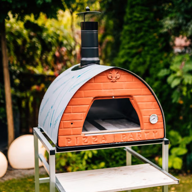 Pizza Party debiutuje z mobilnym piecem do pizzy opalanym drewnem