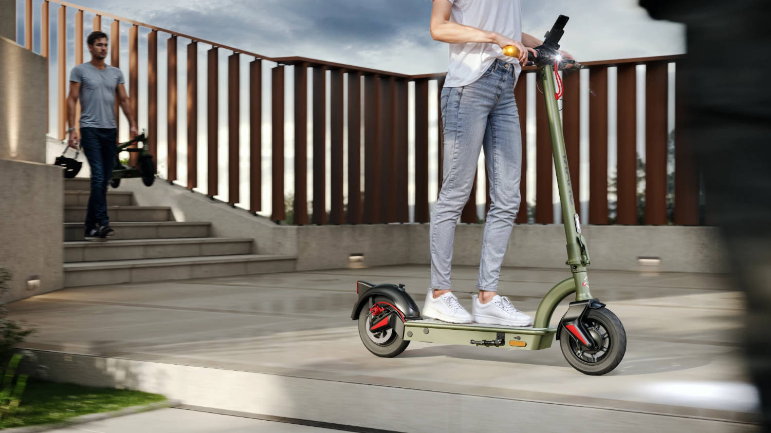 35 km zasięgu – hulajnoga elektryczna Sharp EM-KT4CEU-G