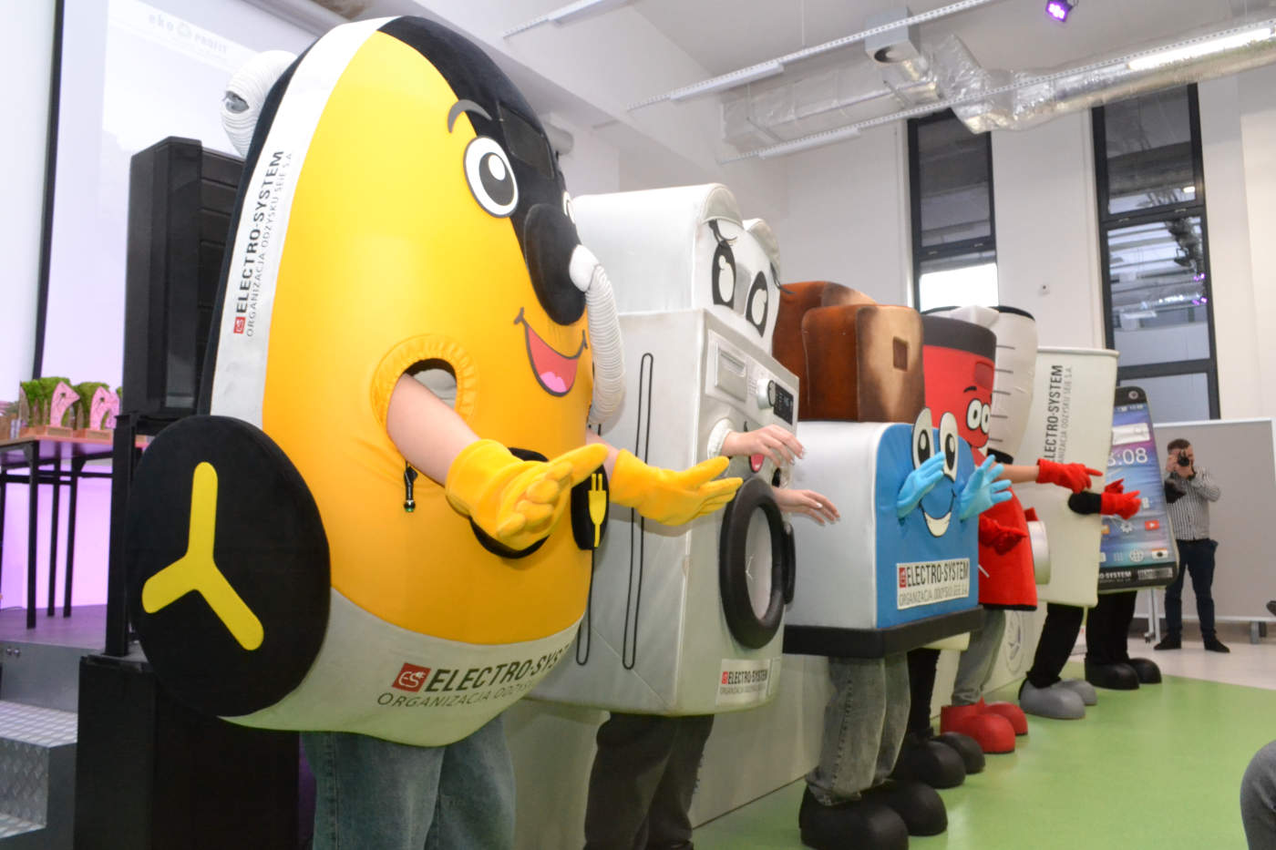 Eko-PROFIT-REcycling-to-sie-oplaca-Zbieraj-elektroodpady-i-zarabiaj-17