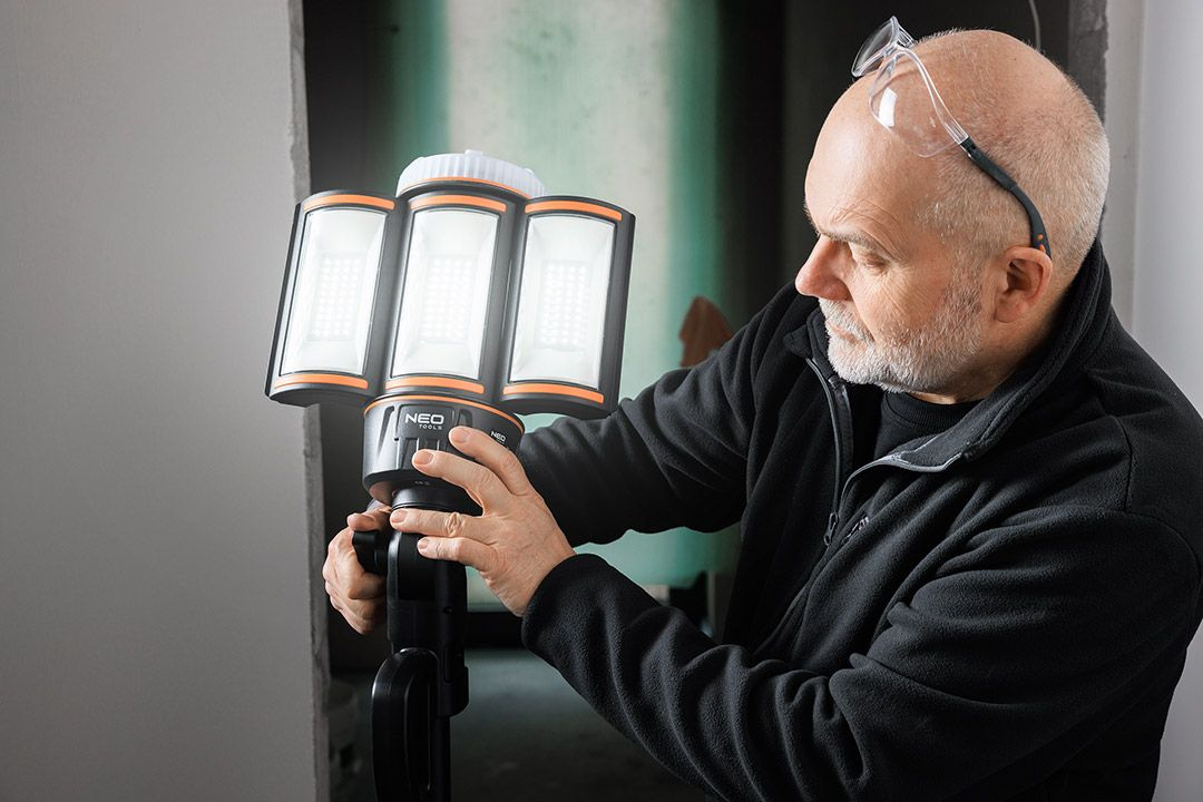 Lampa budowlana – Twój sojusznik na placu budowy!