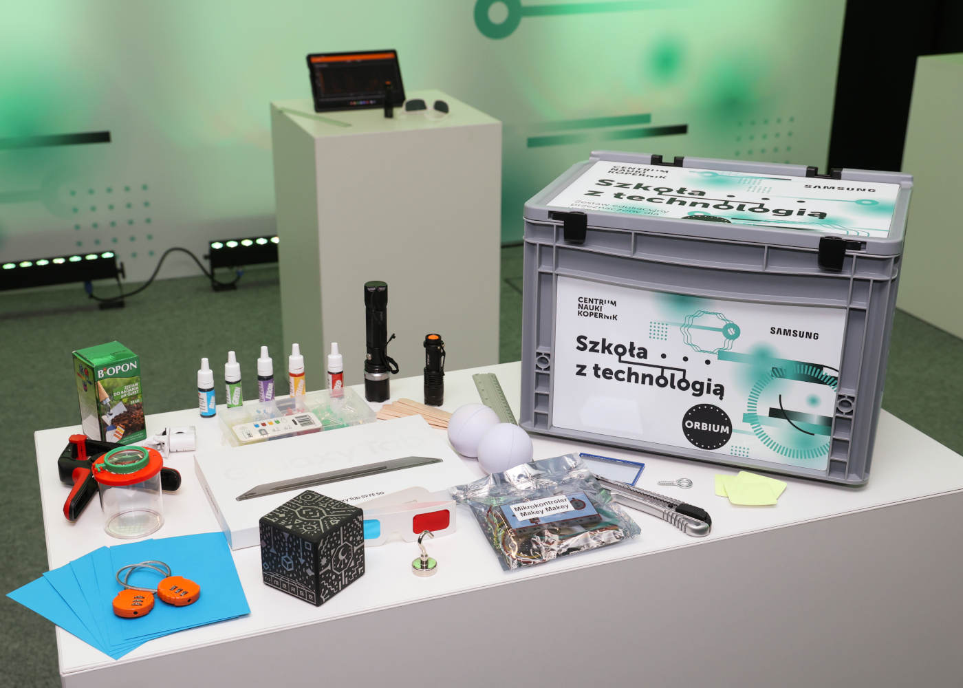 Samsung-i-Centrum-Nauki-Kopernik-prezentuja-Orbium-innowacyjny-zestaw-edukacyjny-dla-szkol-3