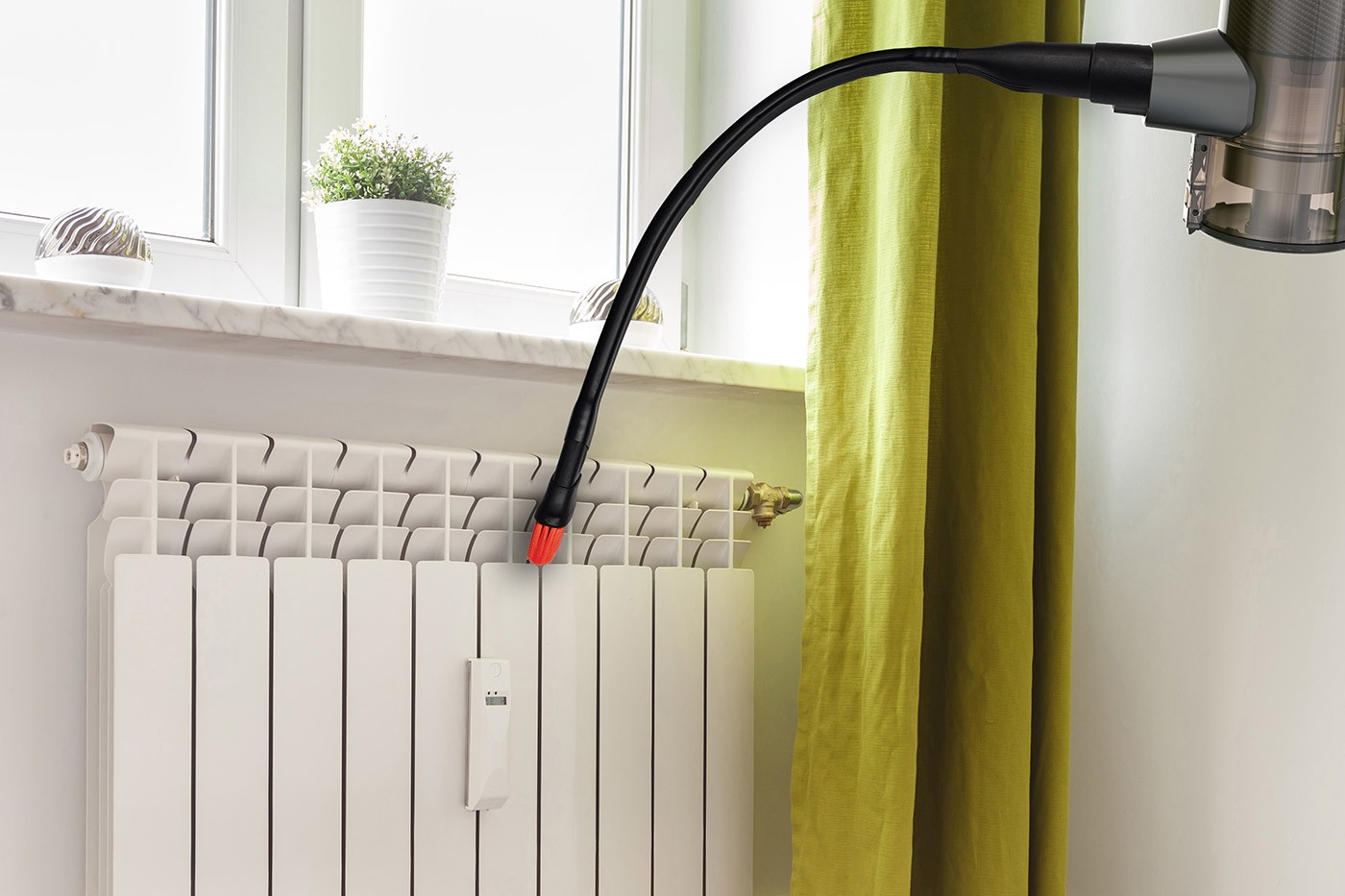 Bezprzewodowy odkurzacz pionowy Sharp SA-VP4261BS Hygienic & Mop-2