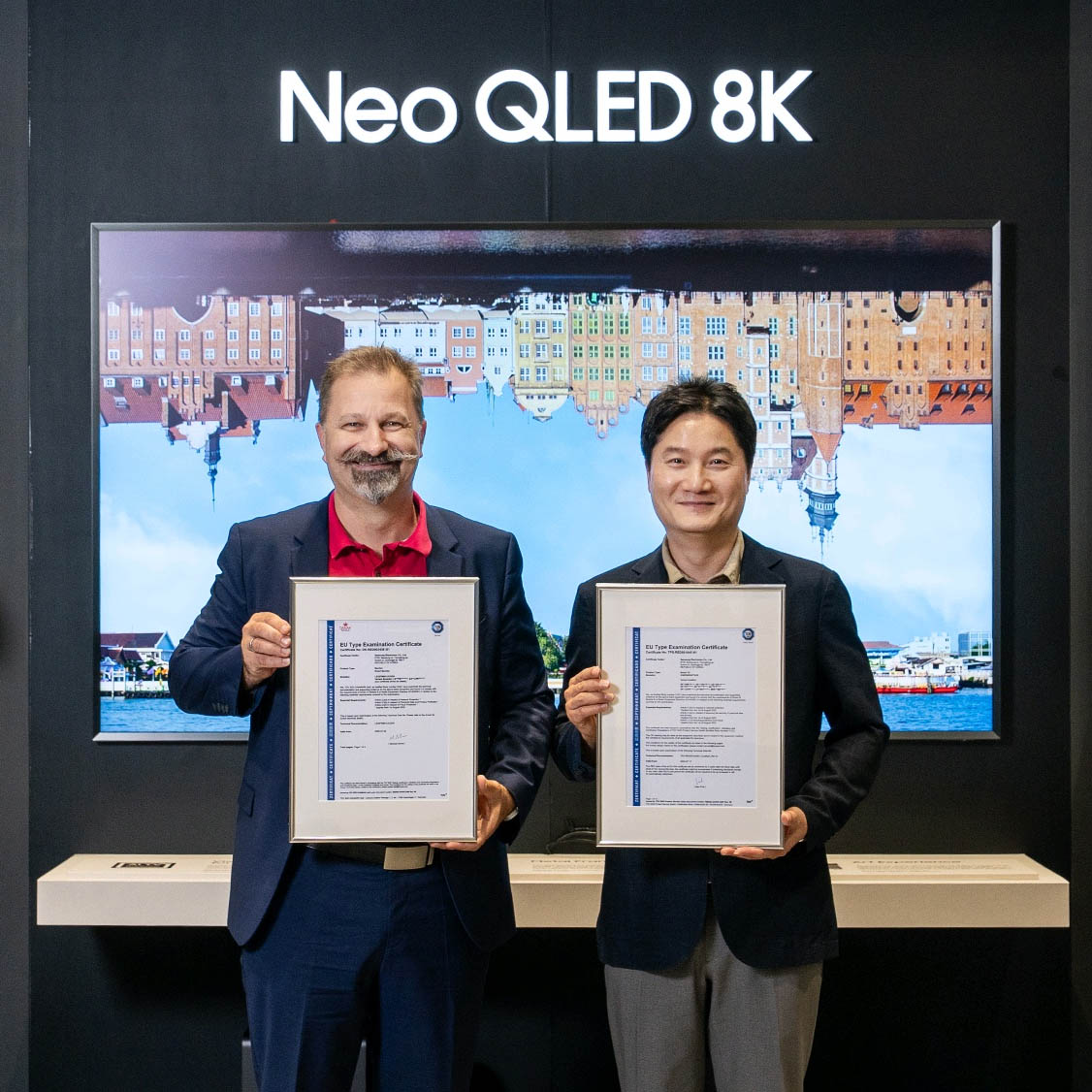 Ekrany Samsung z certyfikatem RED – bezpieczeństwo pod dyrektywę gotowe!