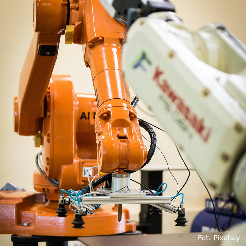 Robot – Twój nowy kolega z pracy! Dynamiczne zmiany w logistyce i produkcji
