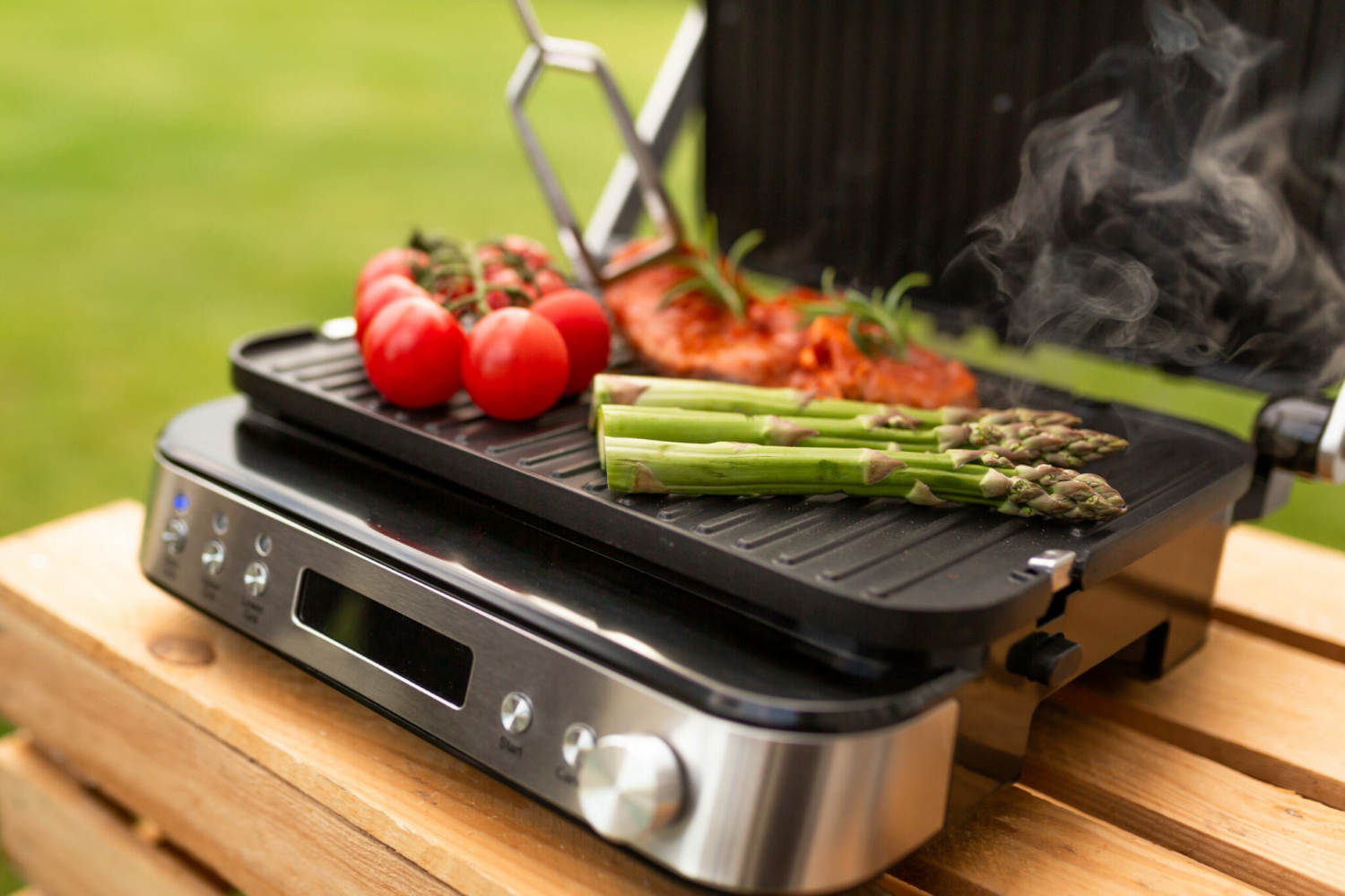Grill elektryczny z elektroniczną regulacją temperatury – Blaupunkt GRS901