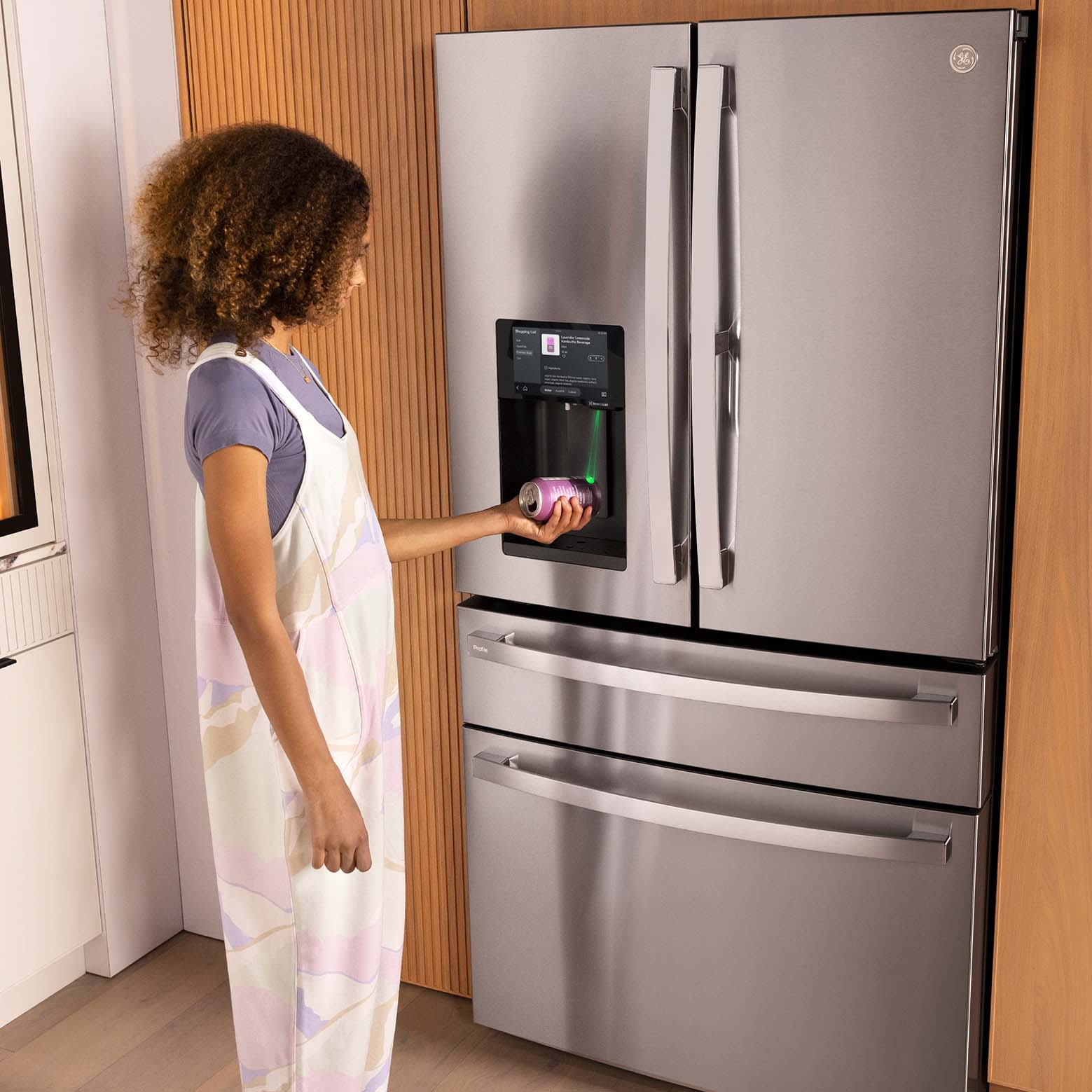 Lodówka, która robi listę zakupów i pilnuje świeżości