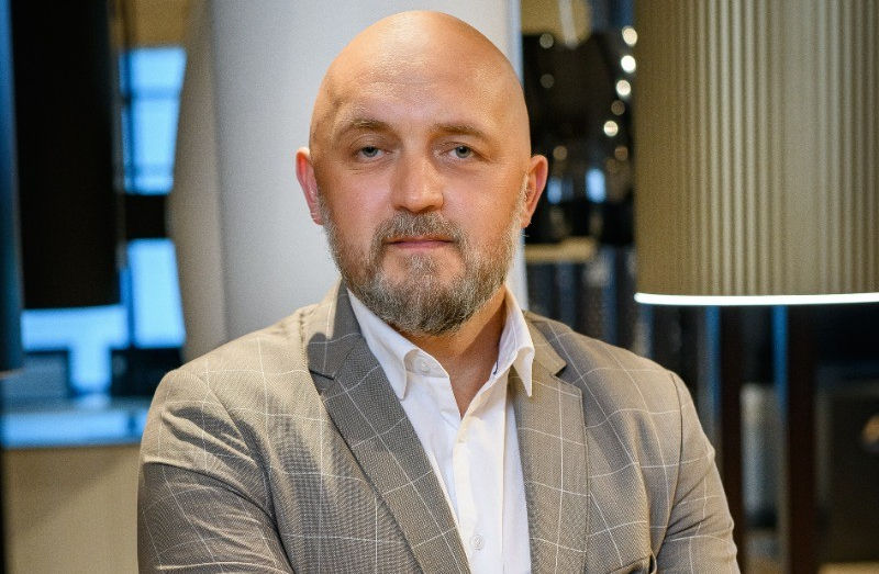 Matowe szkło w kuchni. Ciarko rozwija ofertę okapów i płyt dla partnerów OEM-2-3