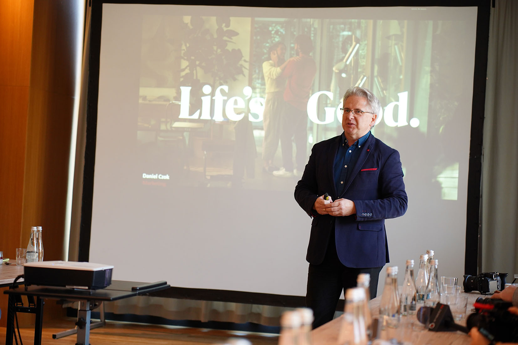 Pokazuje przyszłość telewizorów – OLED bez kabli, rekordowa jasność i telewizory Micro RGB-2