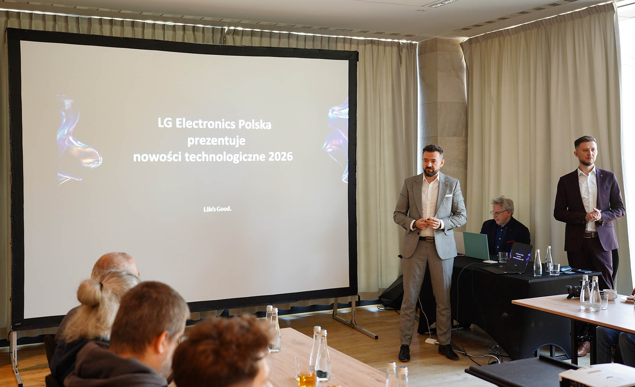 Pokazuje przyszłość telewizorów – OLED bez kabli, rekordowa jasność i telewizory Micro RGB-4