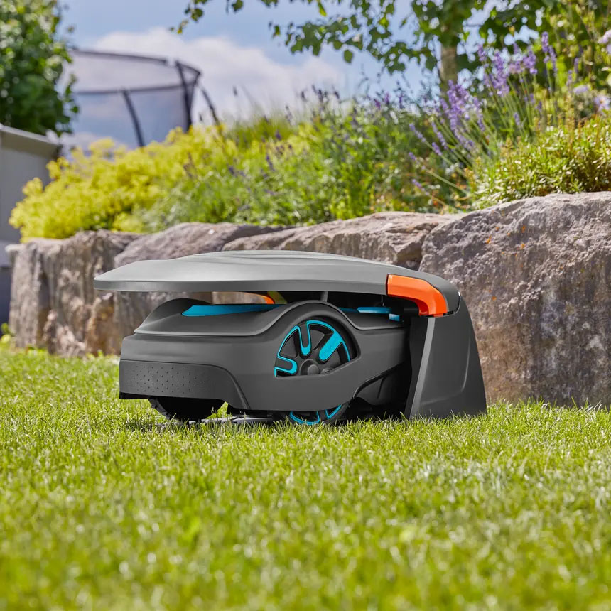 GARDENA dodaje garaż gratis do robotów SILENO