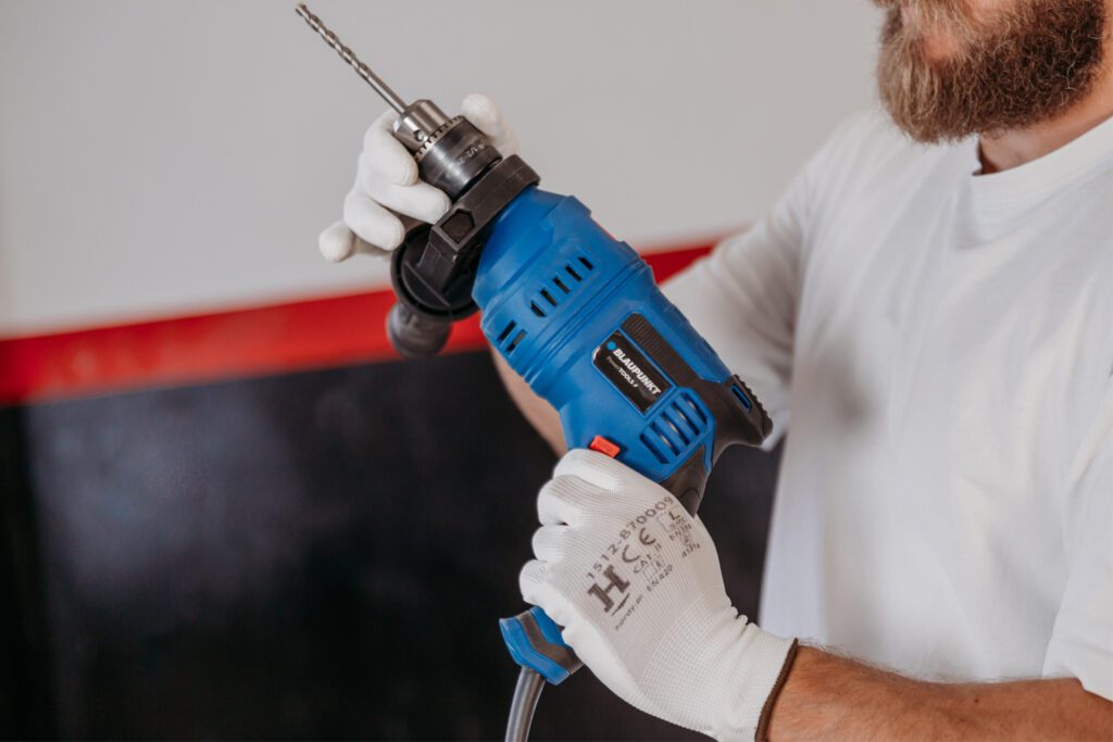 Kiedy-przydaje-sie-wiertarka-udarowa-i-jak-wybrac-odpowiedni-model-3