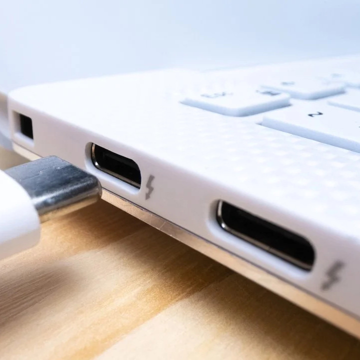 UE wprowadza obowiązkowe ładowanie USB-C w laptopach
