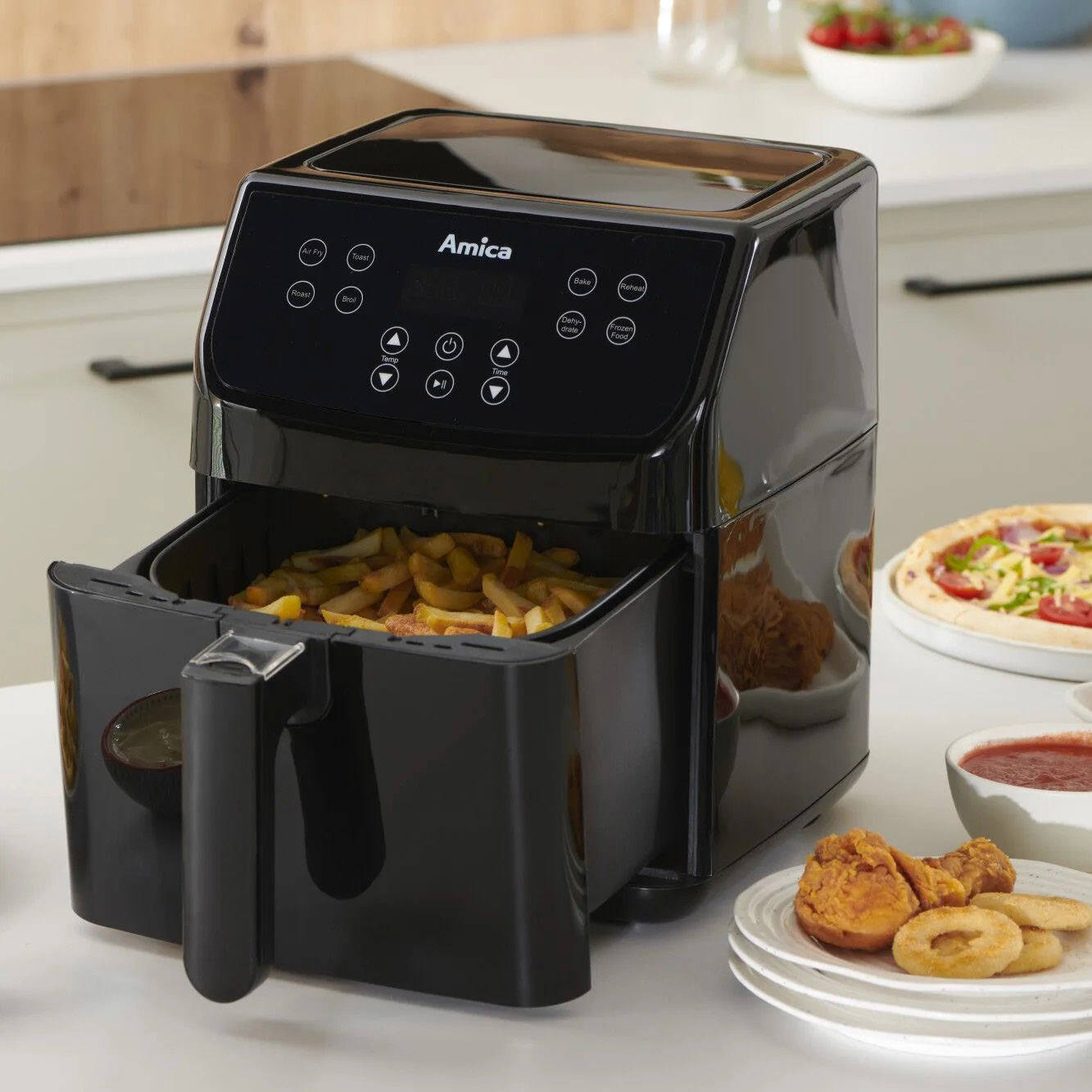 Amica promuje duże AGD. Air fryer AFM 4011 można kupić za 1 zł