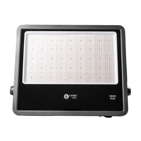 MIZAR LIGHT LED 600W do oświetlania przestrzeni zewnętrznych