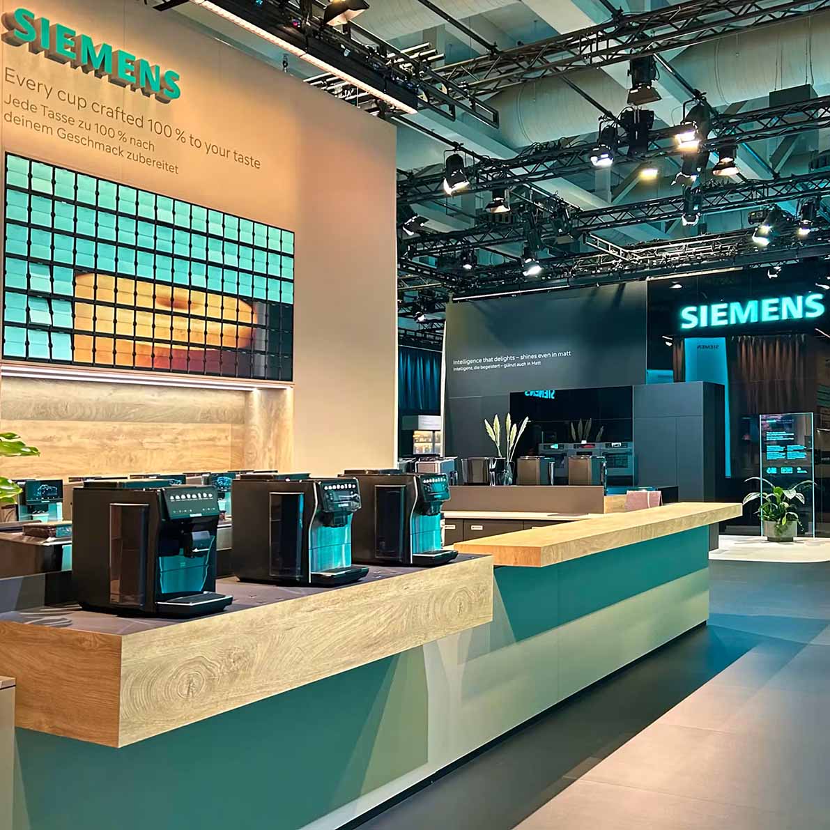 Ekspresy iAroma od EQ500 po EQ900 z nowymi funkcjami – Siemens na IFA 2026