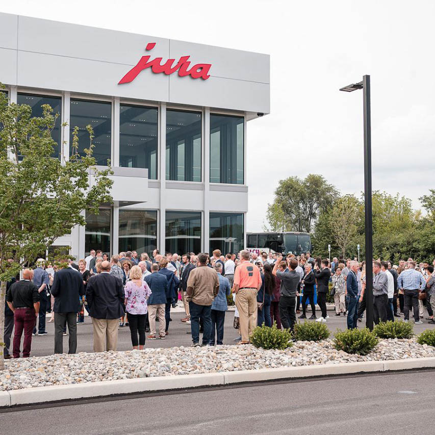 Otwiera nowe Hospitality and Service Center w USA