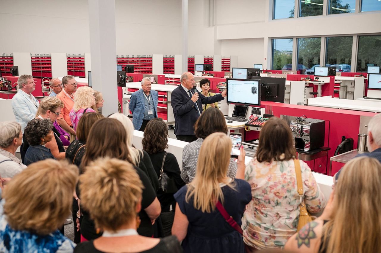 Otwiera nowe Hospitality and Service Center w USA-4